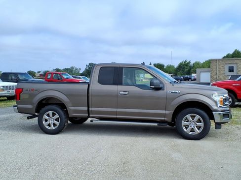 Used 2019 Ford F150 XLT w/ Equipment Group 302A Luxury AWD/4WD image 2