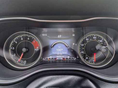 Used 2019 Jeep Cherokee Trailhawk AWD/4WD image 19
