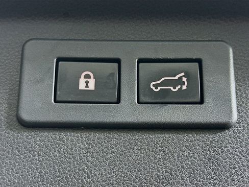 Used 2020 Subaru Forester Limited w/ Popular Package #3 image 30