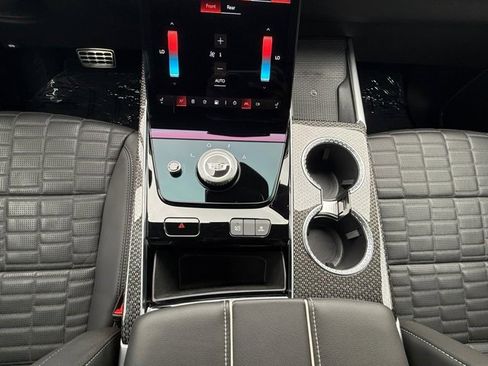 Certified 2025 Cadillac Escalade ESV V AWD/4WD image 12
