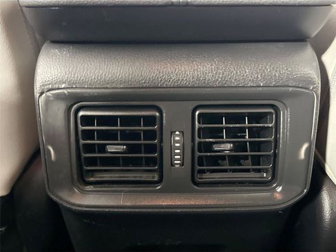Used 2020 Toyota RAV4 XLE Premium FWD image 33