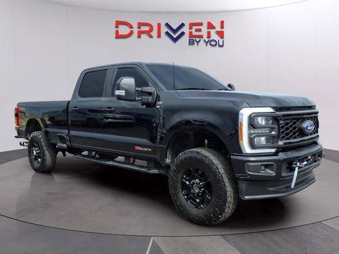 Used 2023 Ford F250 XLT w/ XLT Premium Package image 9