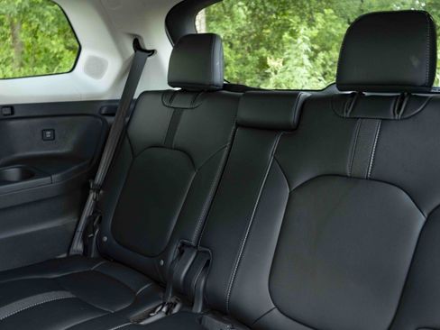 Used 2025 Honda Pilot Touring image 19