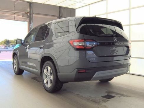 Used 2025 Honda Pilot EX-L image 4