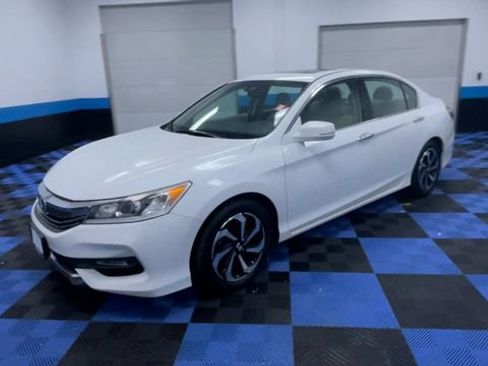 Used 2017 Honda Accord EX-L image 4