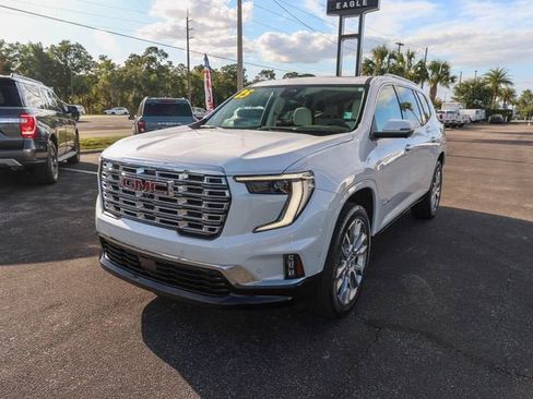 Used 2025 GMC Acadia Denali w/ Super Cruise Package FWD image 3