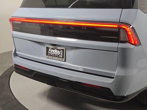 New 2026 Lincoln Navigator L Reserve AWD/4WD image 5
