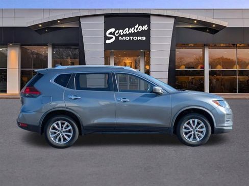 Used 2020 Nissan Rogue SV image 6