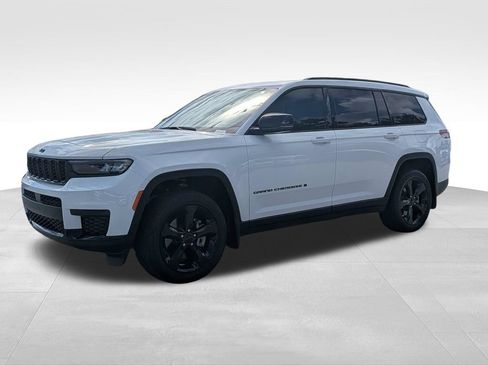 Used 2024 Jeep Grand Cherokee L Altitude AWD/4WD image 7