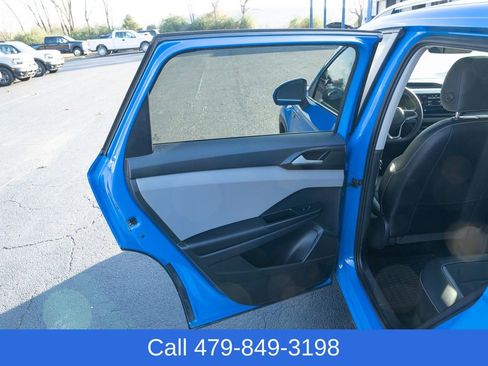 Used 2022 Volkswagen Taos SEL image 12