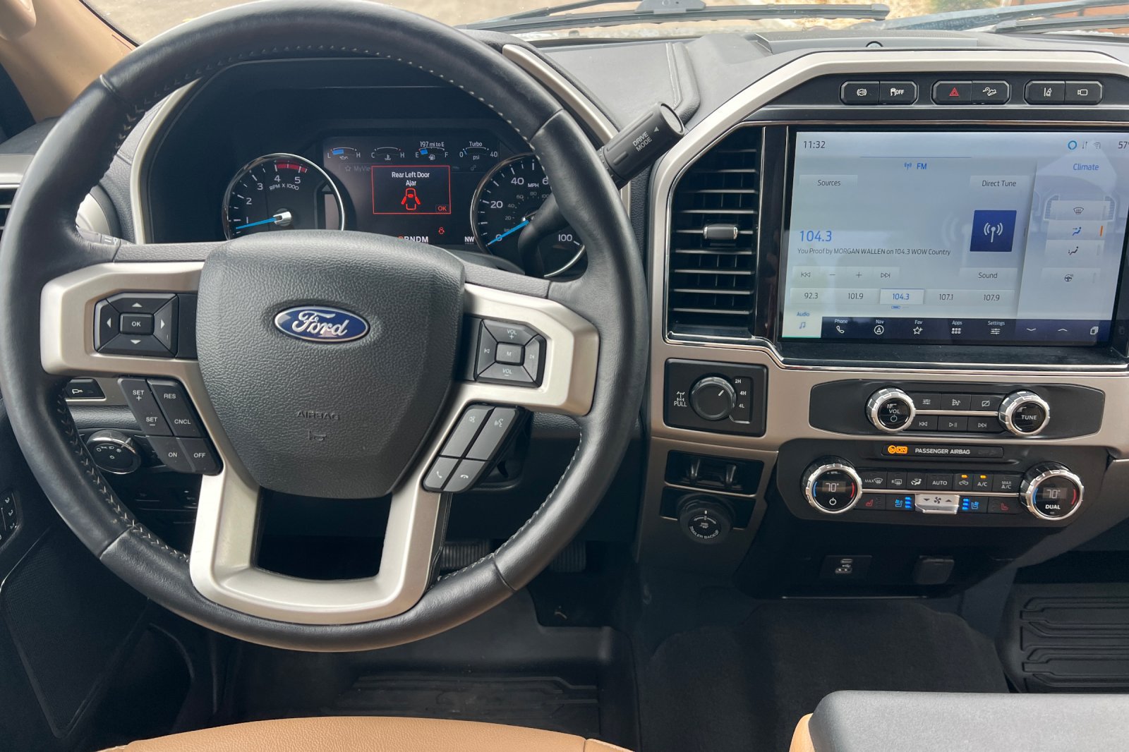 Used 2022 Ford F250 Lariat w/ Lariat Ultimate Package AWD/4WD image 16