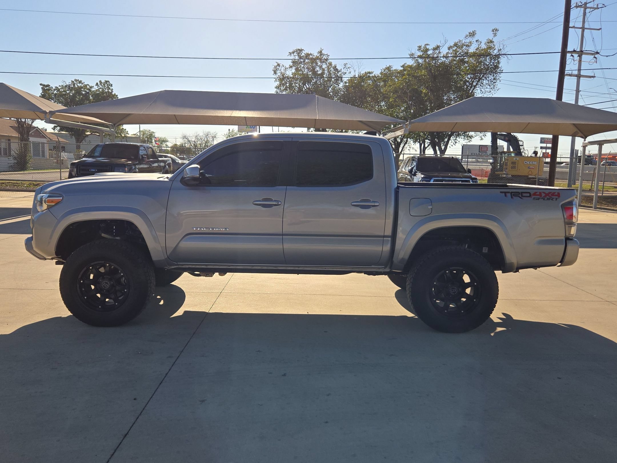 Used 2021 Toyota Tacoma TRD Sport w/ Technology Package AWD/4WD image 6