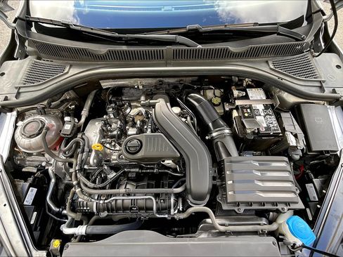 Certified 2024 Volkswagen Jetta SE image 9