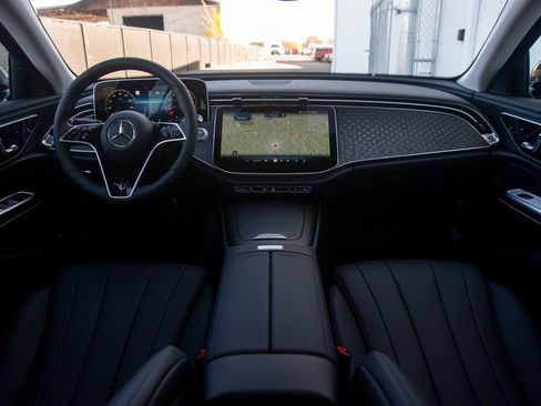 Certified 2025 Mercedes-Benz E 350 4MATIC Sedan image 27