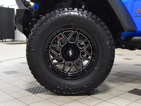 Used 2024 Jeep Wrangler Rubicon w/ Convenience Group AWD/4WD image 27