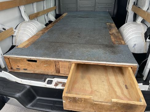 Used 2018 Chevrolet Express 2500 w/ Driver Convenience Package image 10