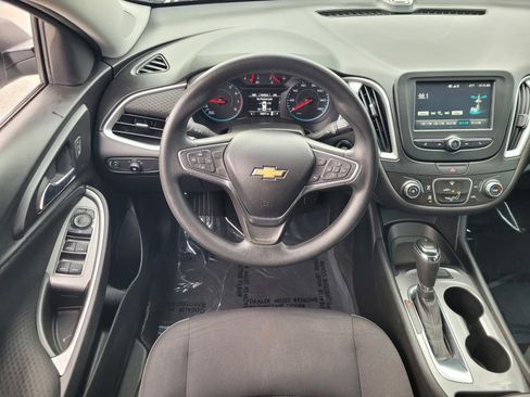 Used 2018 Chevrolet Malibu LS image 11