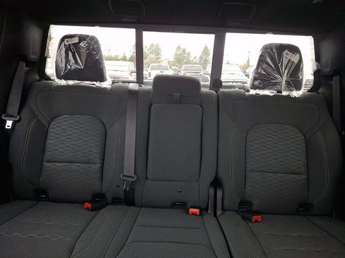 New 2026 RAM 1500 4x4 Crew Cab image 14