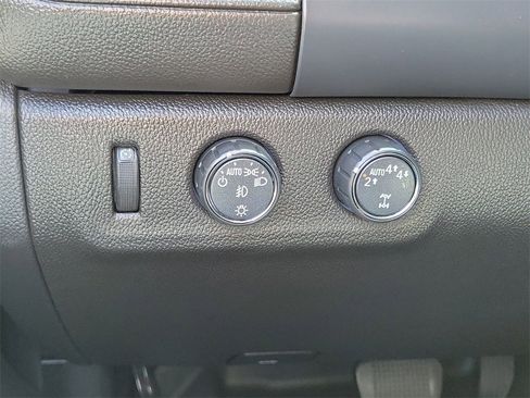 Used 2022 GMC Canyon Denali w/ Denali Black Edition Package image 17