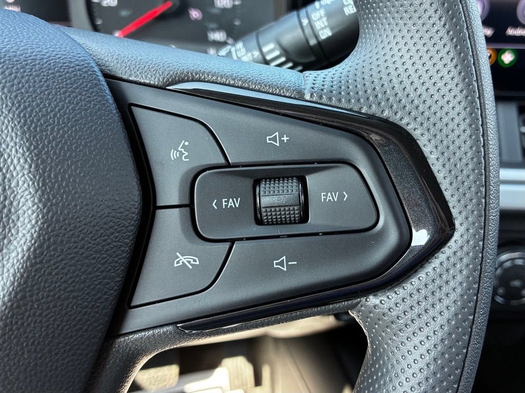 New 2026 Chevrolet Trax LS w/ LS Convenience Package FWD image 9
