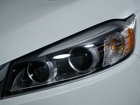 Used 2017 Kia Sorento LX w/ LX Convenience Package image 11