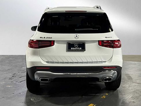 Certified 2025 Mercedes-Benz GLB 250 4MATIC image 4