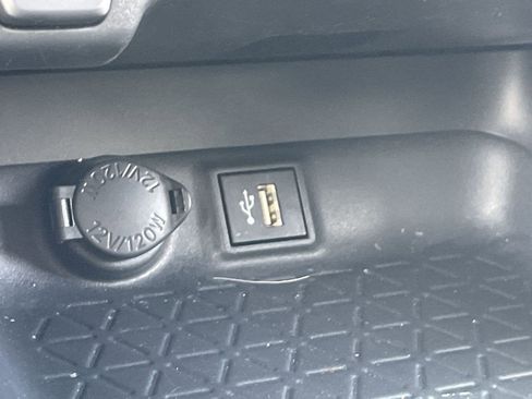 Used 2025 Toyota RAV4 LE image 27