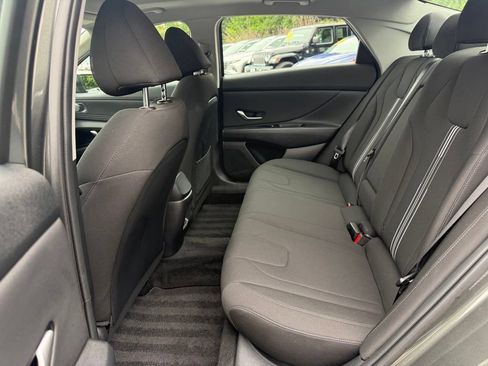 Used 2024 Hyundai Elantra SEL w/ Convenience Package FWD image 37