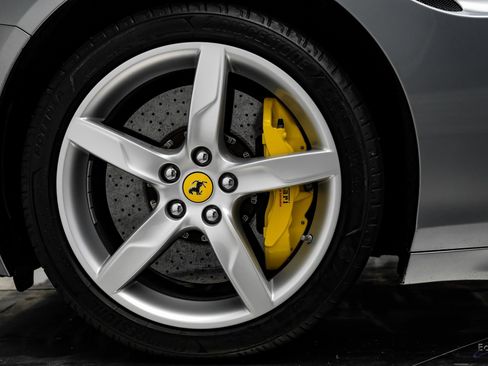 Used 2016 Ferrari California T image 86