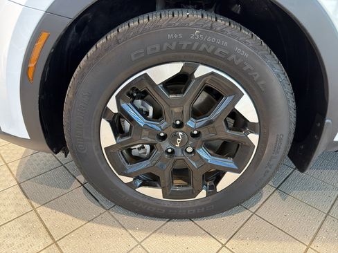 Used 2025 Kia Sorento S w/ Panoramic Sunroof Package FWD image 9