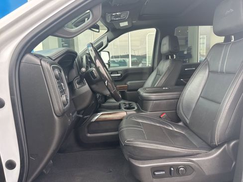 Used 2022 Chevrolet Silverado 3500 High Country w/ Safety Package II image 16