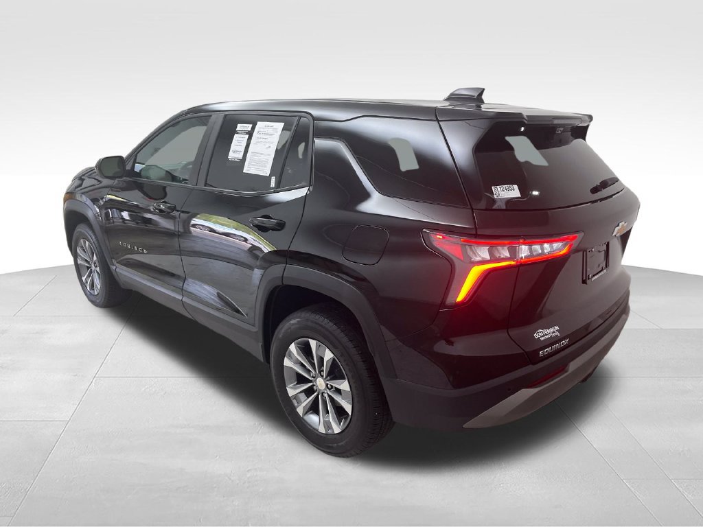 Used 2025 Chevrolet Equinox LT w/ Safety and Technology Package FWD image 4