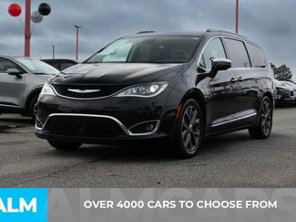 Used 2017 Chrysler Pacifica Limited video 3
