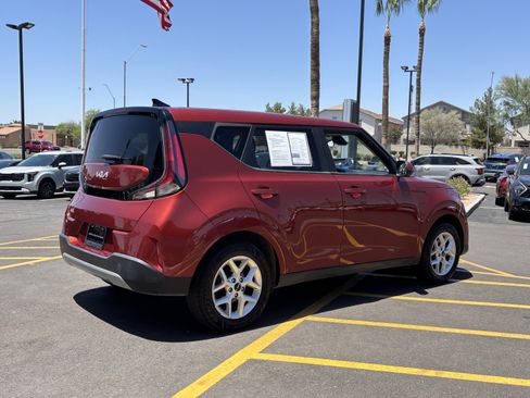 Certified 2023 Kia Soul LX w/ Option Group 015 FWD image 3