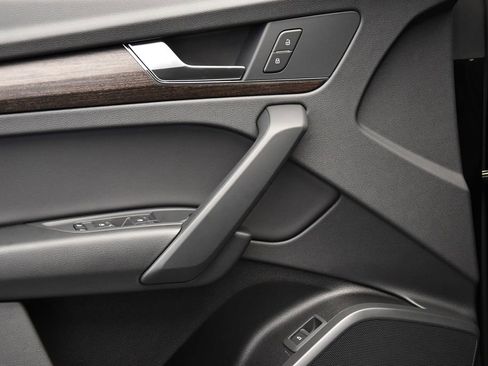 Certified 2025 Audi Q5 2.0T Premium image 29