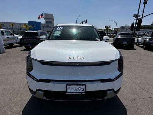 Used 2024 Kia EV9 Light Long Range RWD image 3