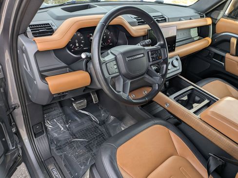 Used 2023 Land Rover Defender 110 X image 9