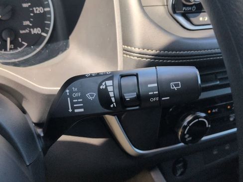 Used 2024 Nissan Rogue S FWD image 25