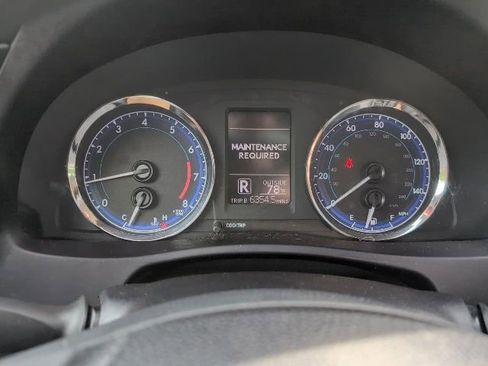 Used 2019 Toyota Corolla LE FWD image 18