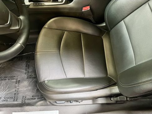 Used 2024 Chevrolet Equinox Premier AWD/4WD image 18