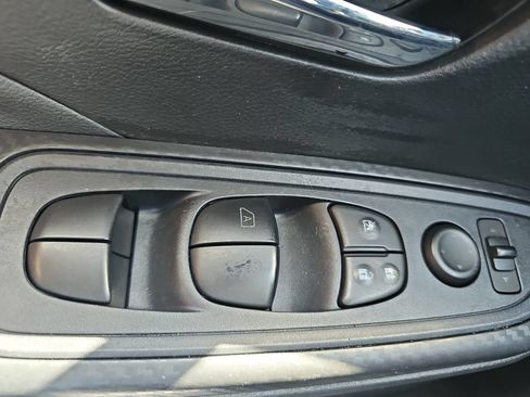 Used 2023 Nissan Versa SV FWD image 25