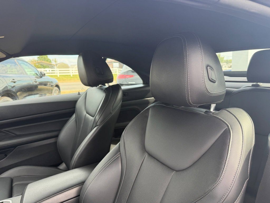Used 2024 BMW 430i Convertible RWD image 11