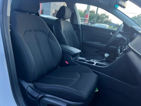 Used 2018 Kia Optima LX w/ 17" Alloy Wheels Package FWD image 18