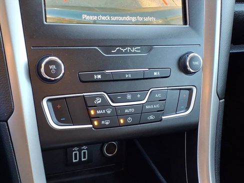 Certified 2019 Ford Fusion SE image 22