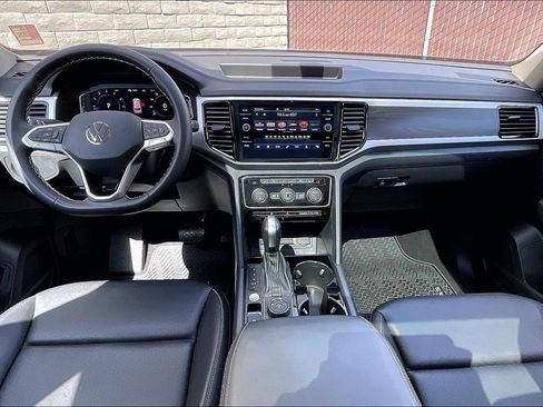 Used 2023 Volkswagen Atlas SE w/ Panoramic Sunroof Package image 15