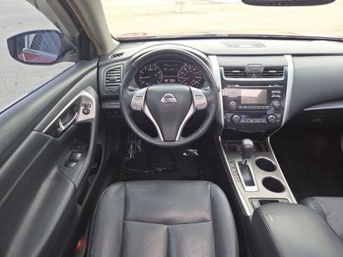 Used 2013 Nissan Altima 2.5 SL w/ 2.5 Moonroof Pkg FWD image 25