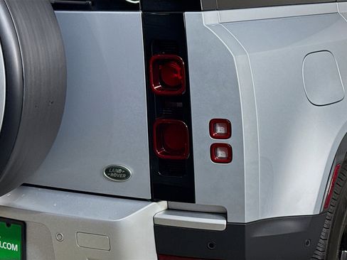 Used 2023 Land Rover Defender 110 S image 34