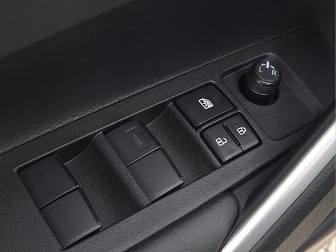 New 2026 Toyota Corolla Cross LE FWD image 18