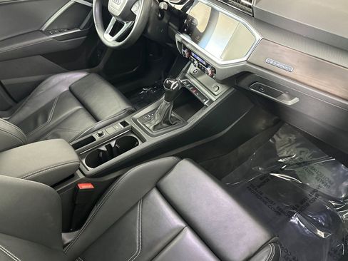 Used 2023 Audi Q3 2.0T Premium w/ Black Optic Sport Package image 15