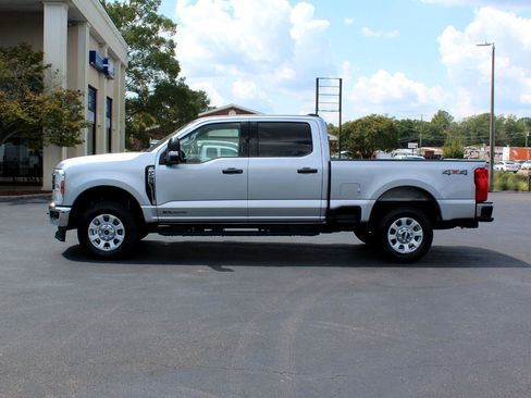 Used 2024 Ford F250 XLT image 10